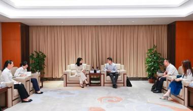 Peng Hao, partisekretær og formand for Zhejiang-afdelingen af Export-Import Bank of China, besøgte Tongkun for forskning.