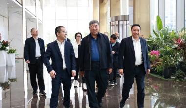 Sun Shaohua, vicepræsident for China Charity Federation, besøger Tongkun for forskning